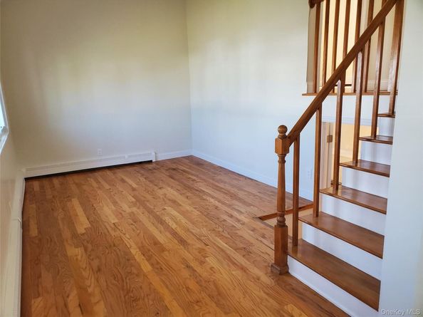 31 W Marine Avenue, Lindenhurst NY 11757