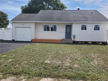 31 W Marine Avenue