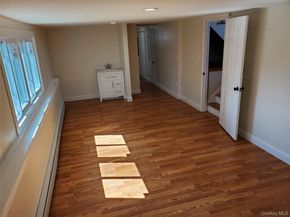 31 W Marine Avenue, Lindenhurst NY 11757