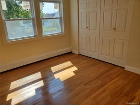 31 W Marine Avenue, Lindenhurst NY 11757