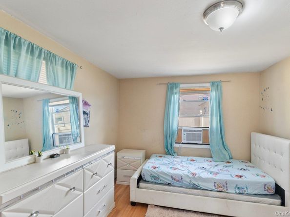39 Brooklyn Avenue, Wyandanch NY 11798