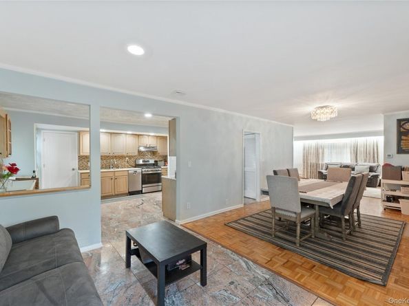 174 Delaware Avenue, Freeport NY 11520