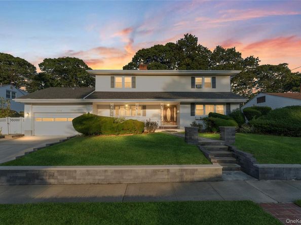 174 Delaware Avenue, Freeport NY 11520