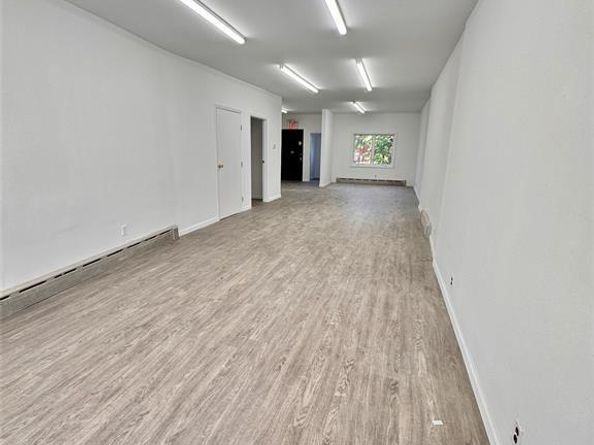 67-05 Roosevelt Ave, Woodside NY 11377
