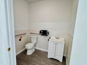 67-05 Roosevelt Ave, Woodside NY 11377