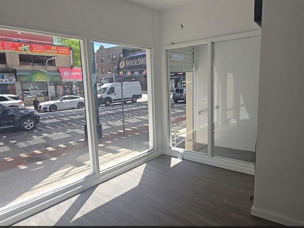 67-05 Roosevelt Ave, Woodside NY 11377
