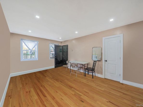 20202 109th Avenue, Saint Albans NY 11412