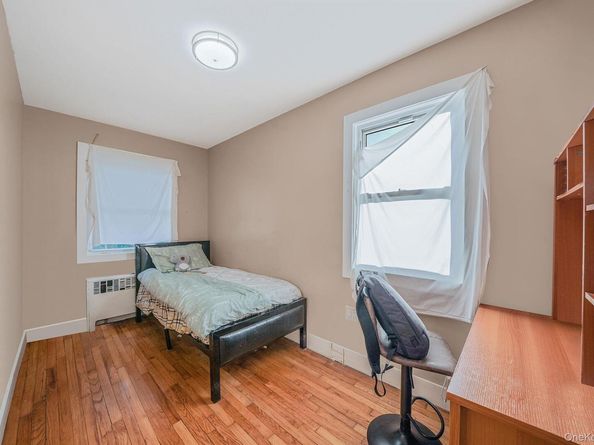 20202 109th Avenue, Saint Albans NY 11412
