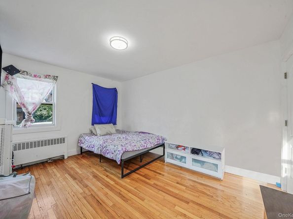 20202 109th Avenue, Saint Albans NY 11412