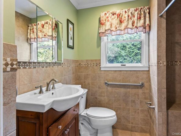 41 Brush Lane, Greenlawn NY 11740