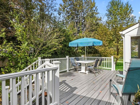 41 Brush Lane, Greenlawn NY 11740