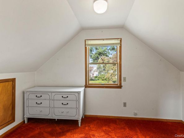 41 Brush Lane, Greenlawn NY 11740