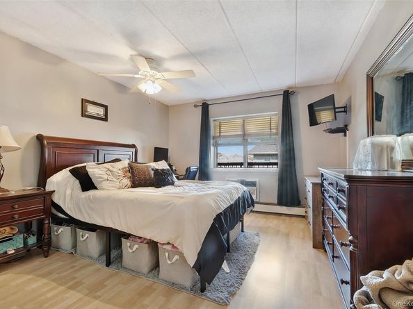 138 Beach 125th Street 3C, Belle Harbor NY 11694