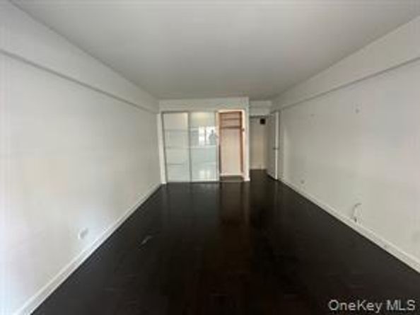 100 West 57th Street 2G, New York (Manhattan) NY 10019
