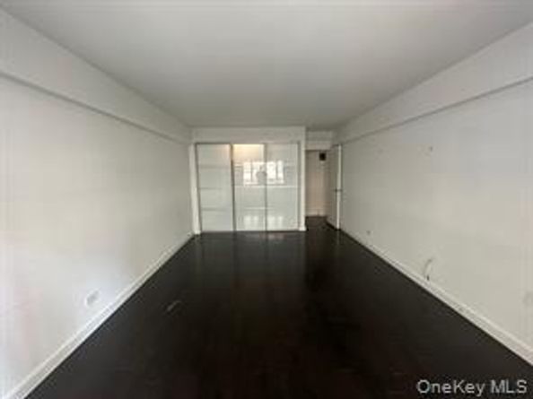 100 West 57th Street 2G, New York (Manhattan) NY 10019