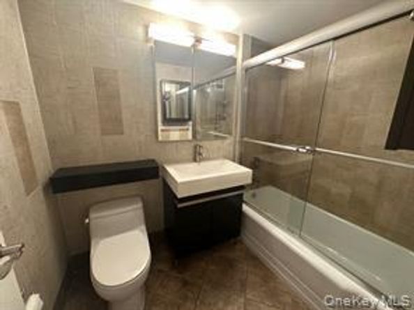 100 West 57th Street 2G, New York (Manhattan) NY 10019