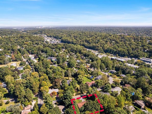 40 Penny Lane, Scarsdale NY 10583