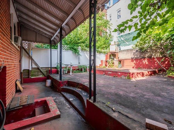 1405 E 233rd Street, Bronx NY 10466