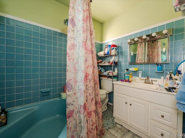 1405 E 233rd Street, Bronx NY 10466