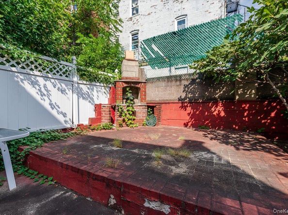 1405 E 233rd Street, Bronx NY 10466