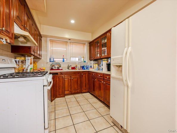 1405 E 233rd Street, Bronx NY 10466