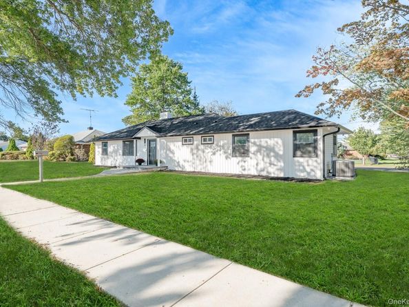 5 Huron Avenue, Massapequa NY 11758