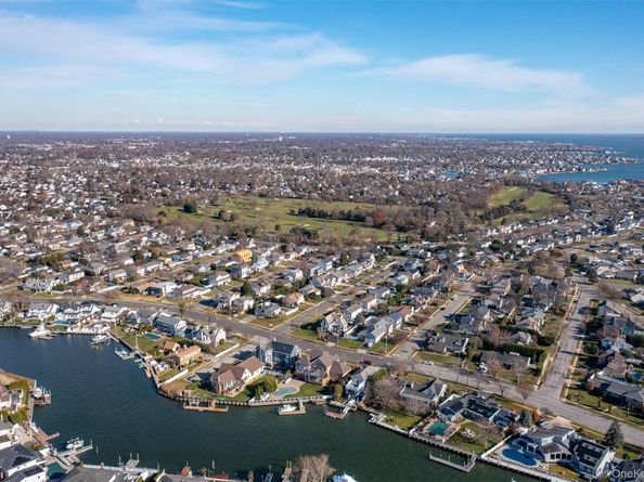 5 Huron Avenue, Massapequa NY 11758
