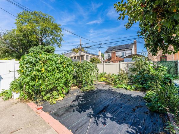 6737 180th Street, Fresh Meadows NY 11365