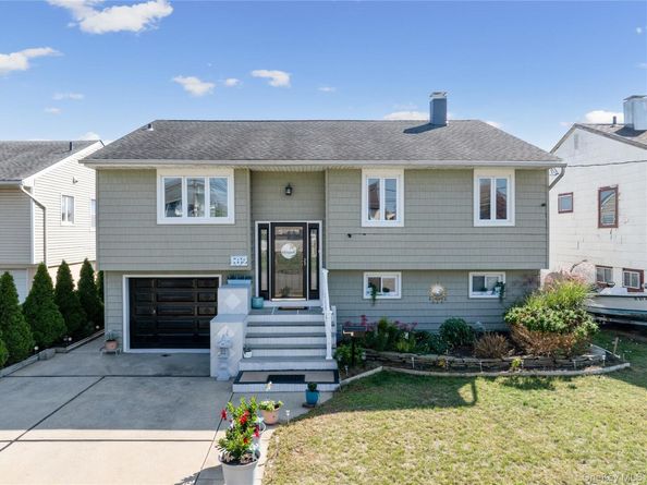 102 E 1st Street, Freeport NY 11520