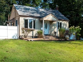 11 McGowan Lane, Central Islip NY 11722