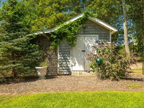 10947 N Bayview Road, Southold NY 11971