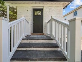 9 Grayston Street, Westbury NY 11590