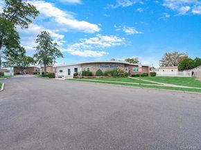 4 Rose Street 6 2A, Oceanside NY 11572
