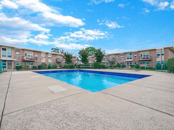 4 Rose Street 6 2A, Oceanside NY 11572
