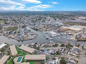 4 Rose Street 6 2A, Oceanside NY 11572