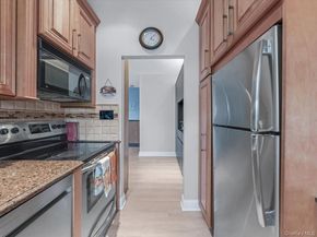 4 Rose Street 6 2A, Oceanside NY 11572