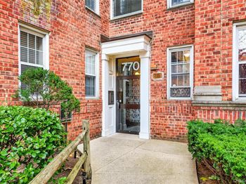 770 Bronx River Road