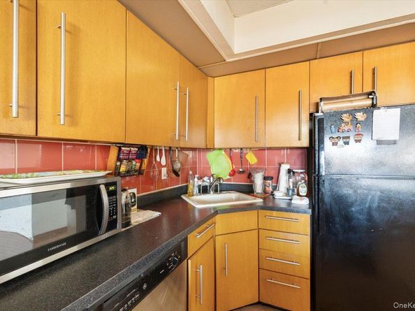 35-20 147th Street 8C, Flushing NY 11354