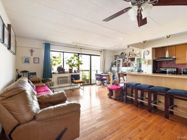 35-20 147th Street 8C, Flushing NY 11354