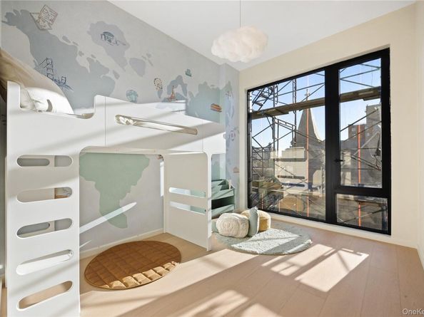 31-16 21st Street 4C, Astoria NY 11106