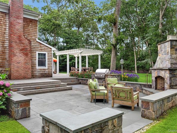 55 Cedar Lane W, Remsenburg NY 11960