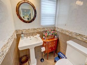 100-18 Baker Court, Island Park NY 11558