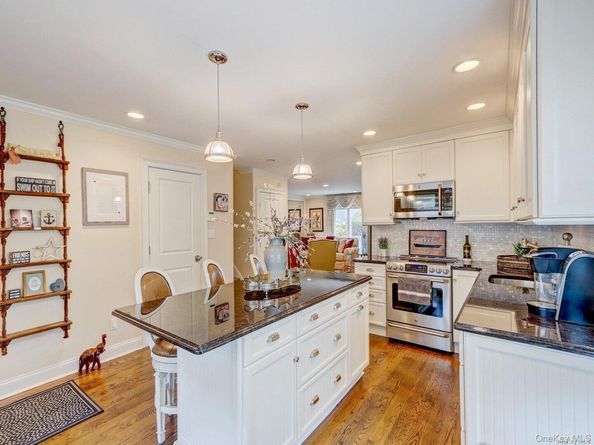 100-18 Baker Court, Island Park NY 11558