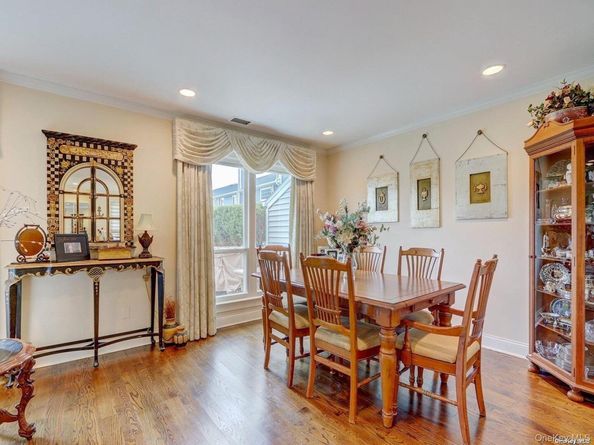 100-18 Baker Court, Island Park NY 11558