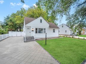 674 Winthrop Drive, Uniondale NY 11553