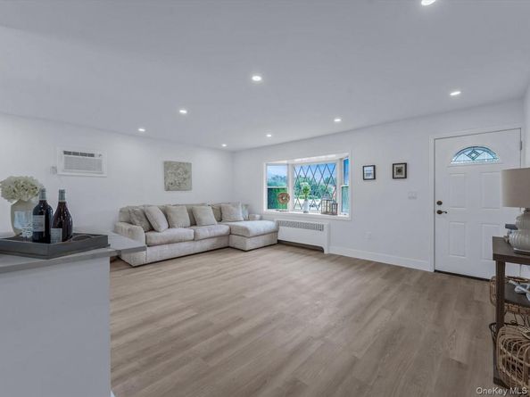 233 Lee Avenue, Hicksville NY 11801