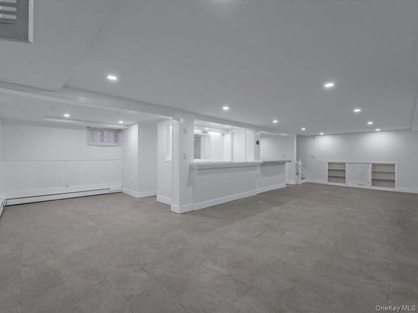 233 Lee Avenue, Hicksville NY 11801