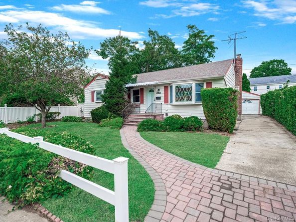 233 Lee Avenue, Hicksville NY 11801