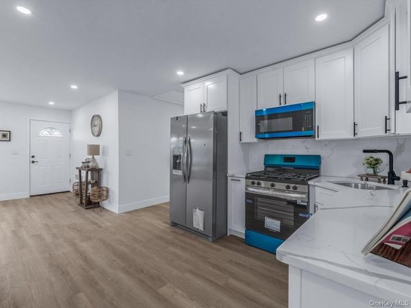 233 Lee Avenue, Hicksville NY 11801