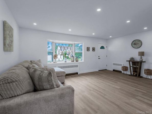 233 Lee Avenue, Hicksville NY 11801